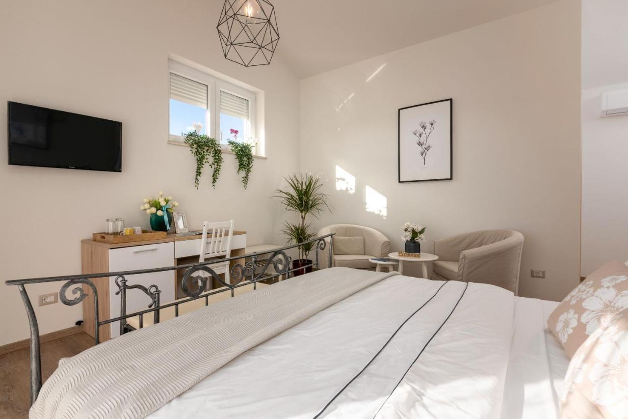 Rooms Karolina فونتانا المظهر الخارجي الصورة