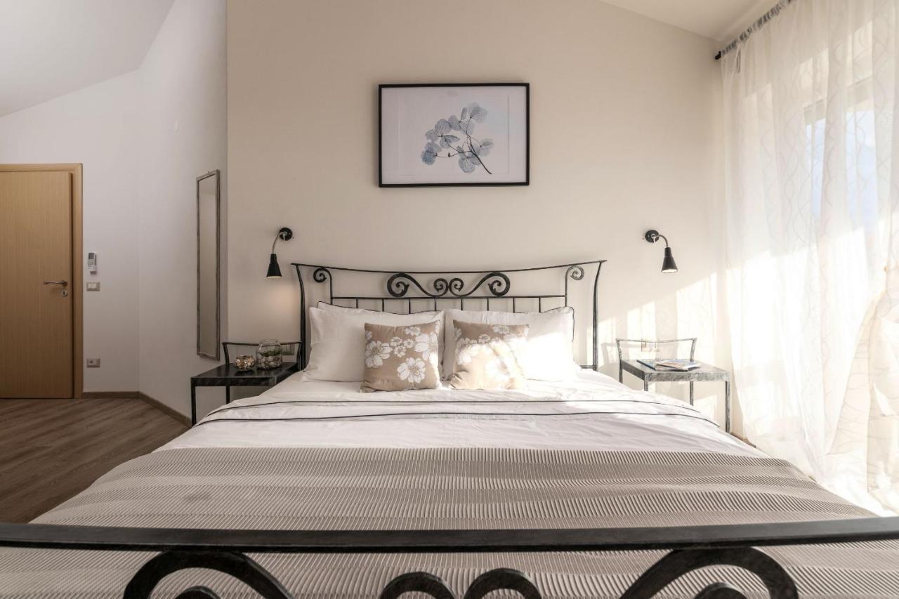 Rooms Karolina فونتانا المظهر الخارجي الصورة