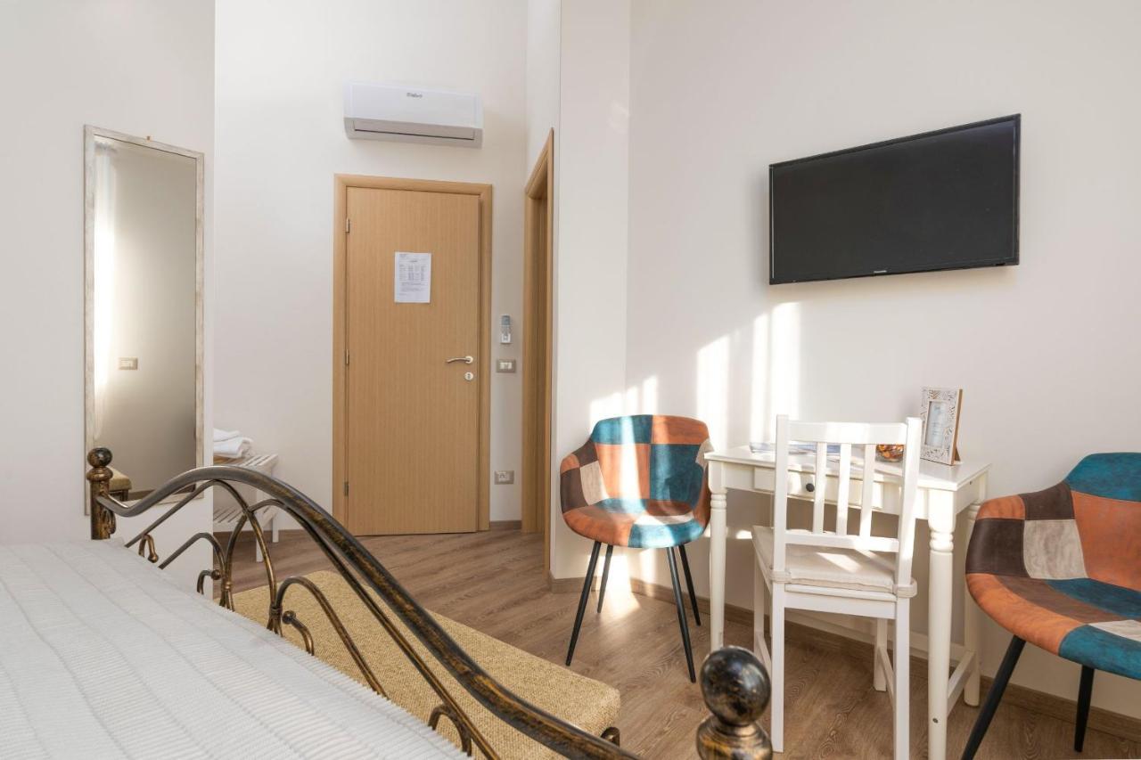 Rooms Karolina فونتانا المظهر الخارجي الصورة