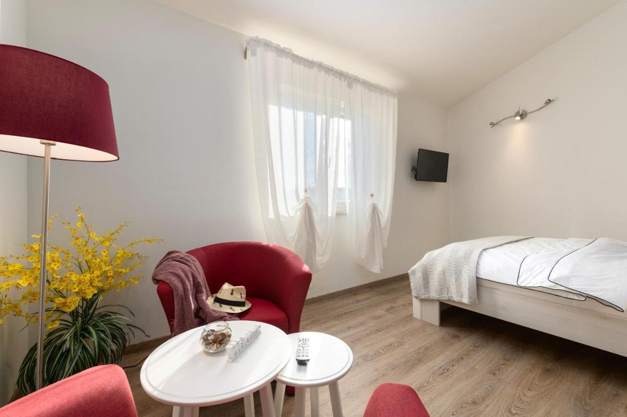 Rooms Karolina فونتانا المظهر الخارجي الصورة